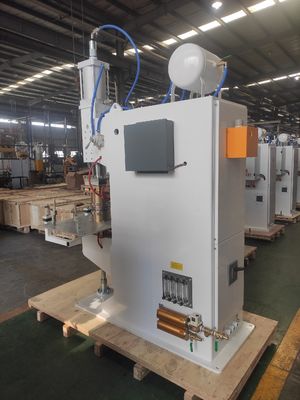 Saldatrice stridente d'acciaio moderna dell'invertitore, 200KVA saldatore a punti Machine