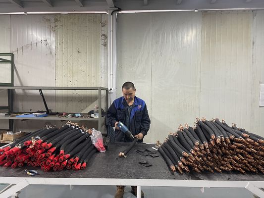 Cavi raffreddati ad acqua in rame CNC Cavi secondari per la saldatura a punti portatile